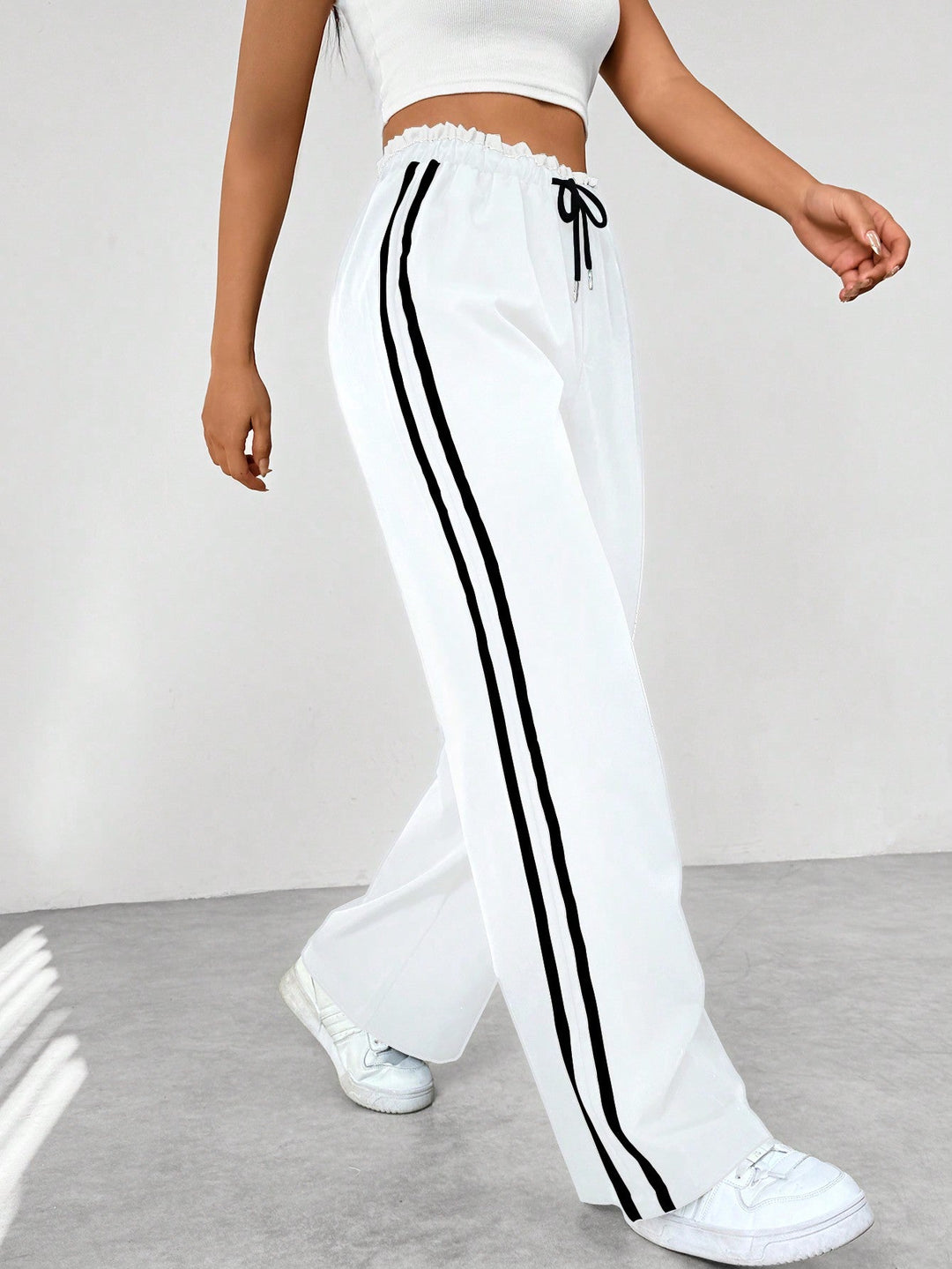 Women’s Wide-Leg Joggers – Relaxed Fit with Side Stripe Detail