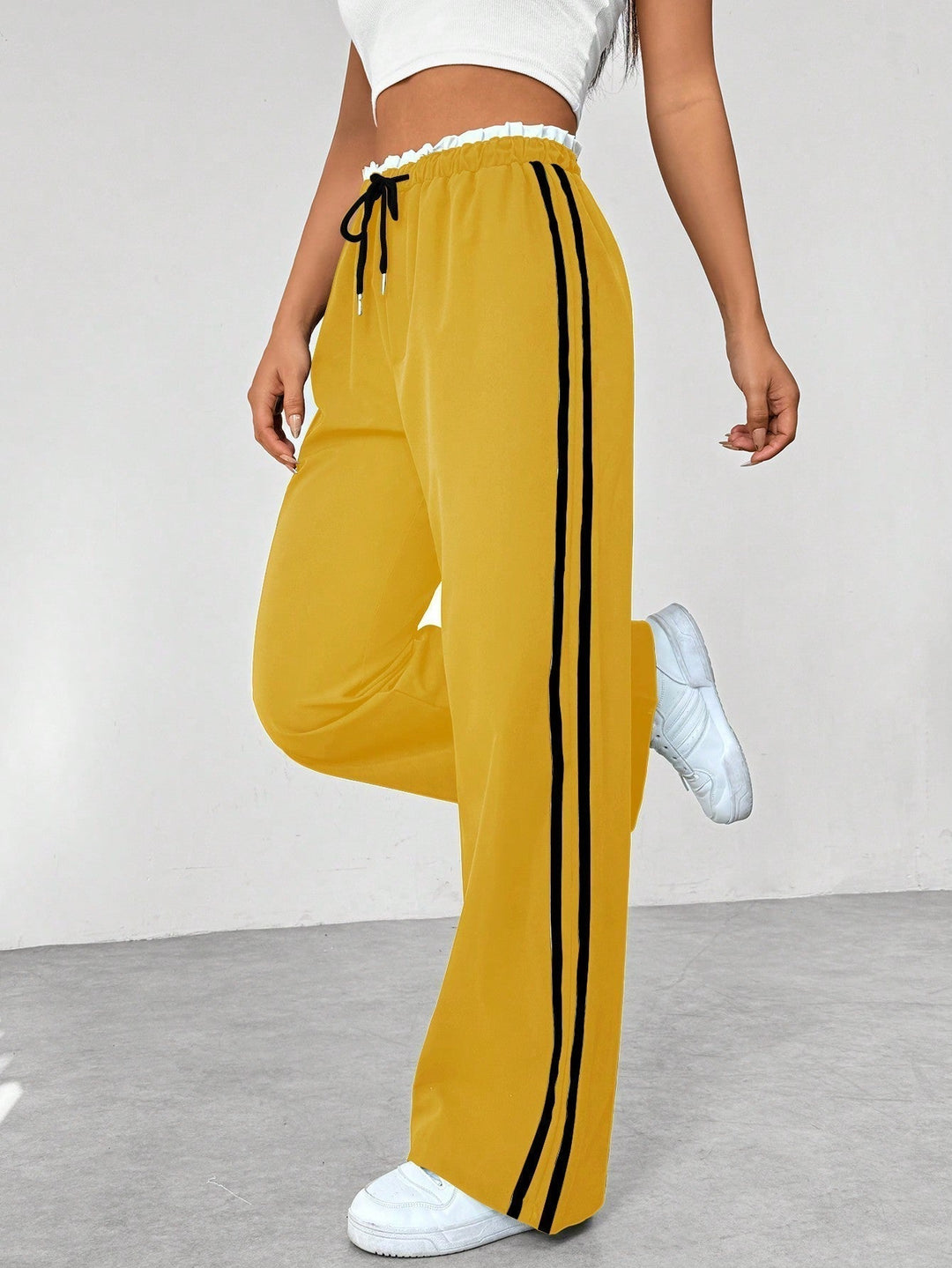 Women’s Wide-Leg Joggers – Relaxed Fit with Side Stripe Detail