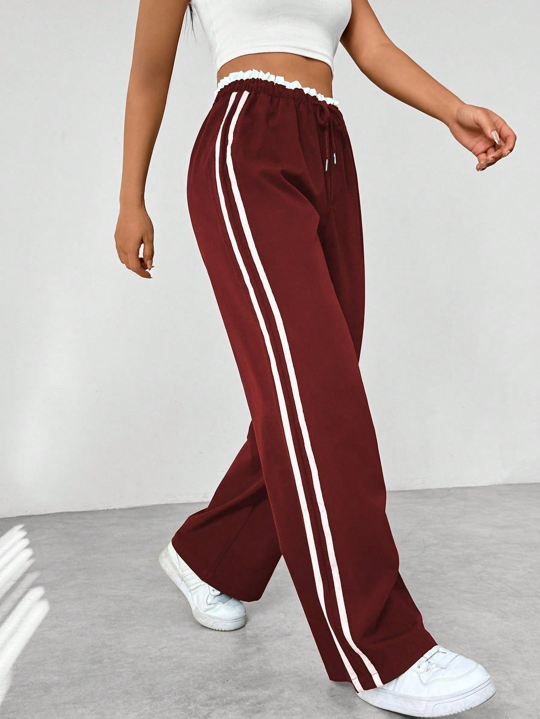 Women’s Wide-Leg Joggers – Relaxed Fit with Side Stripe Detail