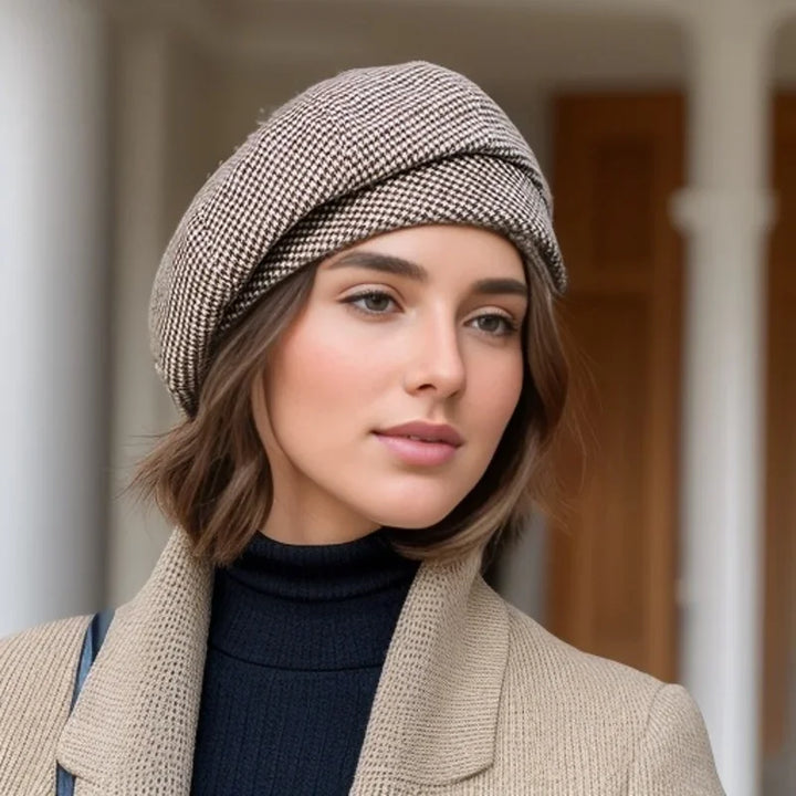 Women’s Classic Beret – Soft & Timeless Style