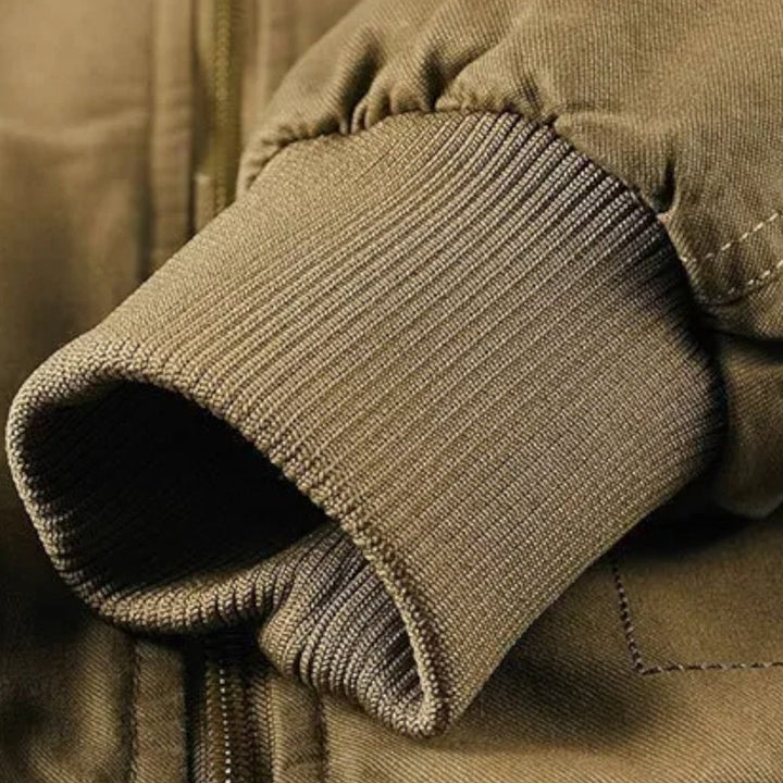 Men’s Durable Outdoor Jacket – Insulated Layer for Cold Weather Use