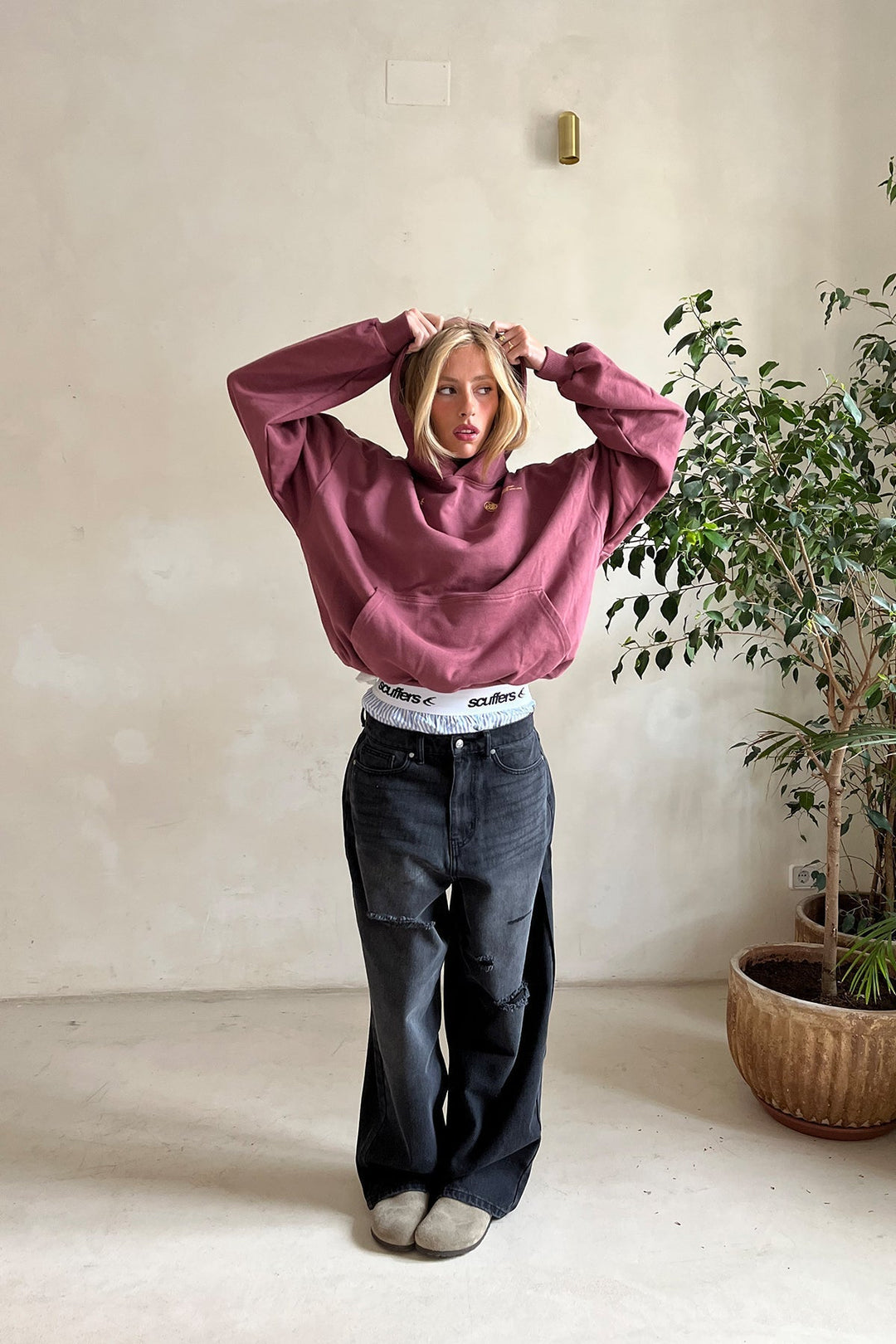 Women’s Graphic Hoodie – Relaxed Fit for Everyday Comfort