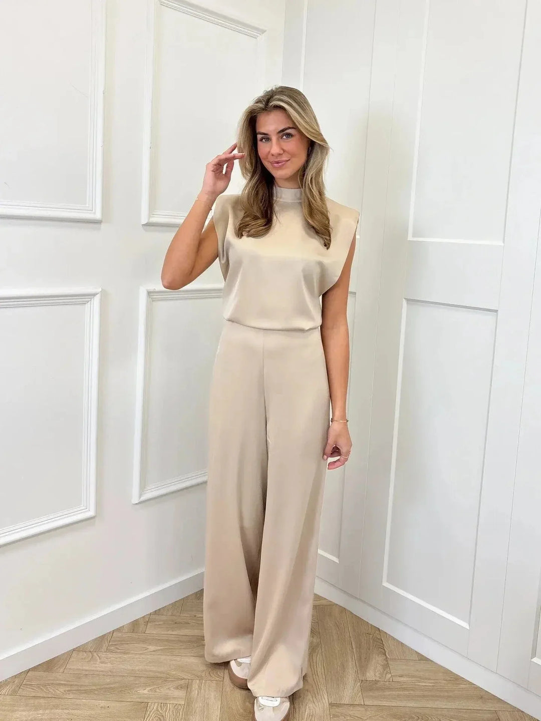 Women’s Backless Jumpsuit – Wide Leg Elegant Design