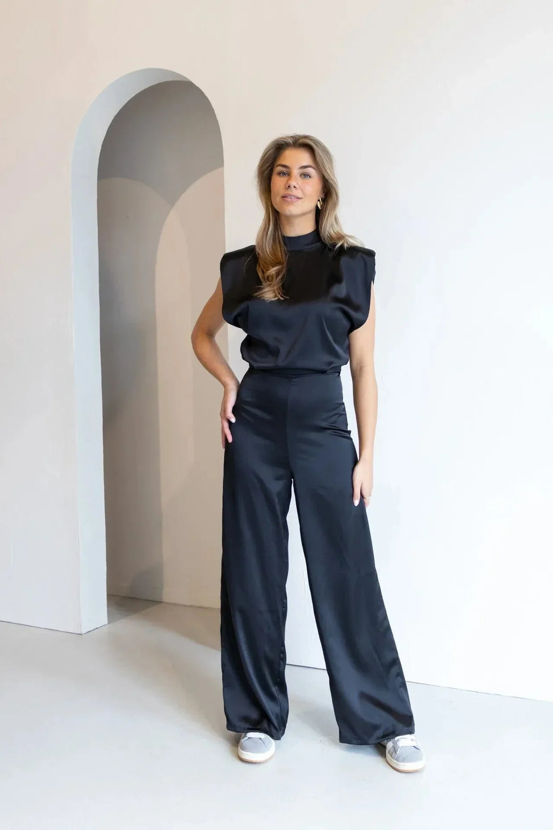 Women’s Backless Jumpsuit – Wide Leg Elegant Design