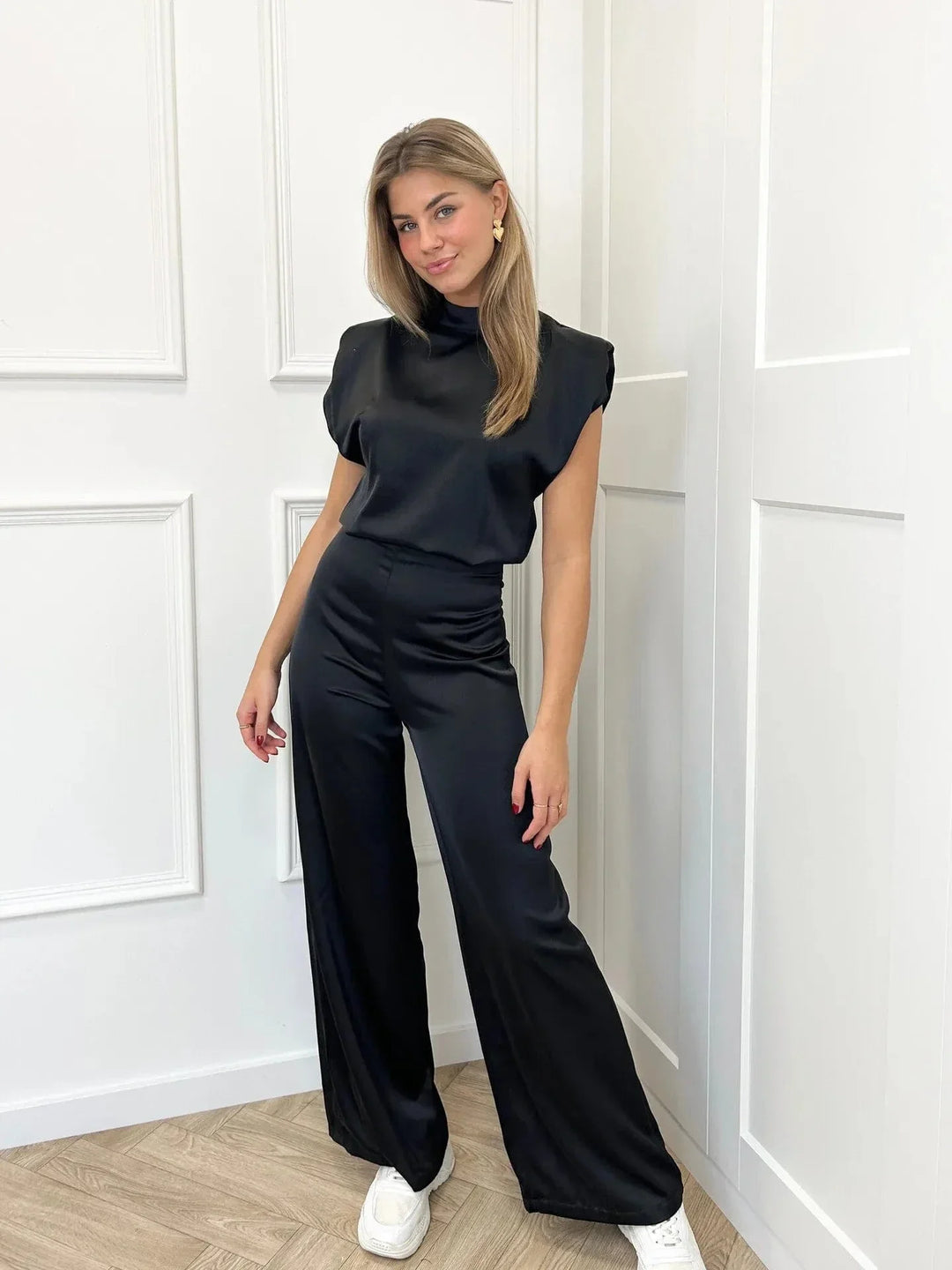 Women’s Backless Jumpsuit – Wide Leg Elegant Design