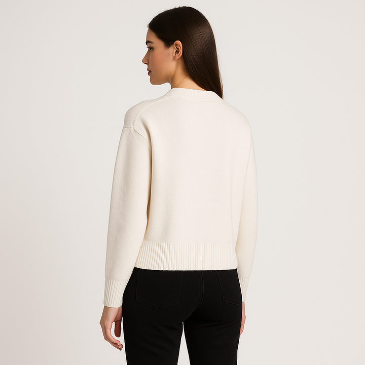 Women’s Graphic Knit Jumper – Oversized Fit with Heart Detail